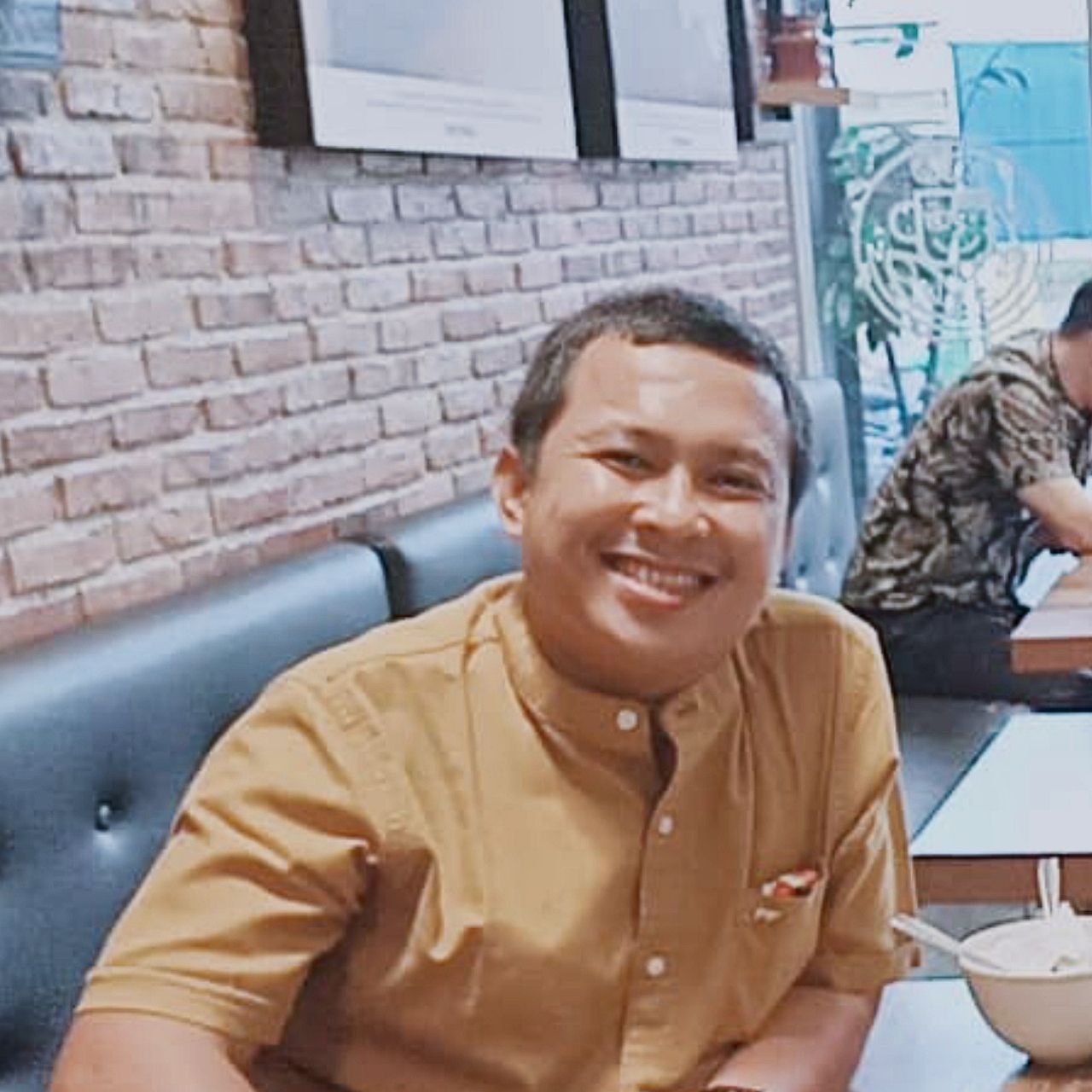 WeCreativez WhatsApp Support